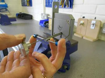 Logan Locksmith Shop Bronx, NY 718-304-2938 - key-broke-in-lock